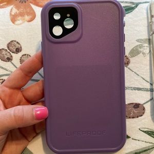 iPhone 11 lifeproof with screen cover built in
